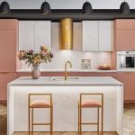 Magia miedzi i złota: aranżacje kuchenne z olśniewającym efektem